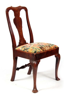 Lot 905 - AN EARLY 18TH CENTURY ELM SIDE CHAIR having...