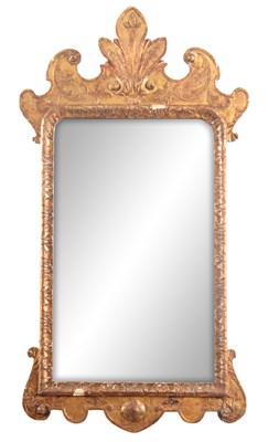 Lot 913 - A GEORGE II GILT GESSO CARVED HANGING MIRROR...