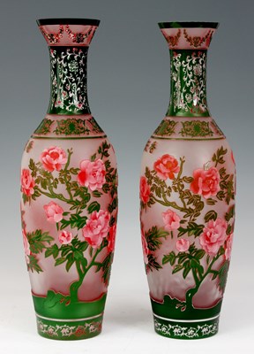 Lot 134 - A PAIR OF 20TH CENTURY CHINESE PINK AND GREEN...
