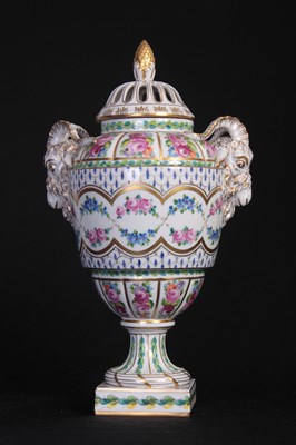 Lot 86 - A DRESDEN CLASSICAL URN-SHAPED POT-POURRI VASE...