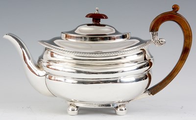 Lot 298 - A GEORGE IV OBLATE SILVER TEAPOT with hinged...