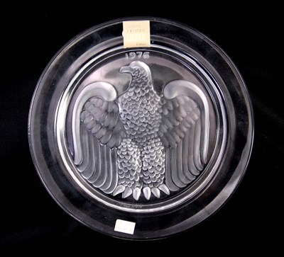 Lot 12 - A LALIQUE FRANCE 1976 GLASS CABINET PLATE with...