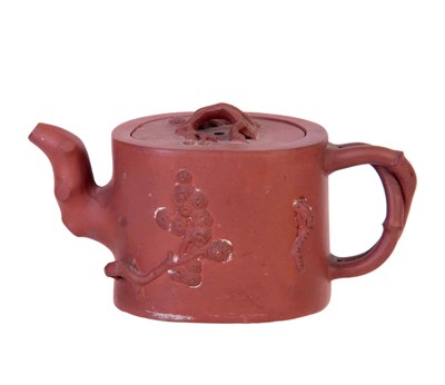 Lot 169 - AN 18TH/19TH CENTURY CHINESE RED TERRACOTTA...