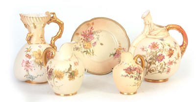 Lot 47 - A ROYAL WORCESTER LARGE BLUSHED AND IVORY...