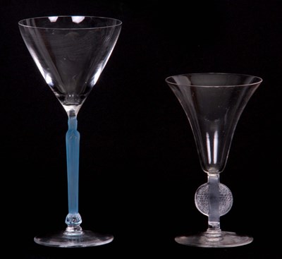 Lot 10 - A STYLISH R LALIQUE COCKTAIL GLASS with plain...