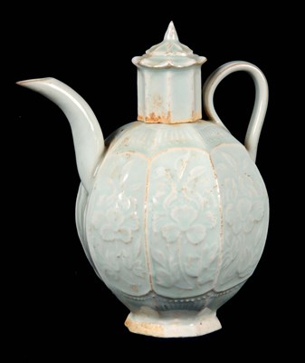 Lot 107 - A CHINESE QINGBAI OCTAGONAL SHAPED CELADON...