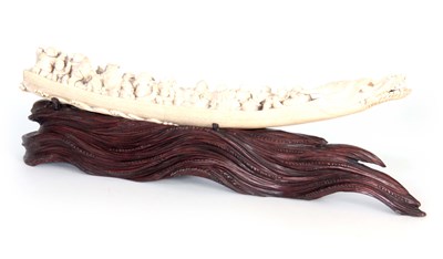 Lot 142 - A FINE LATE 19TH CENTURY CHINESE CARVED IVORY...