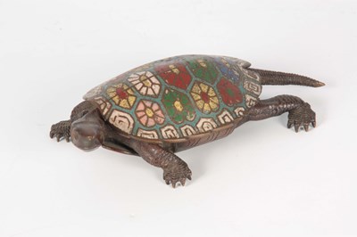 Lot 164 - A JAPANESE MEIJI PERIOD BRONZE AND CLOISONNE...