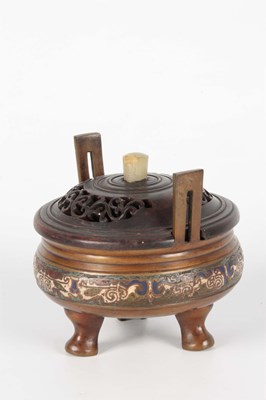 Lot 238 - A 19TH CENTURY CHINESE BRONZE CENSER WITH...