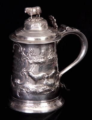 Lot 267 - A LARGE GEORGE II SILVER LIDDED TANKARD WITH...