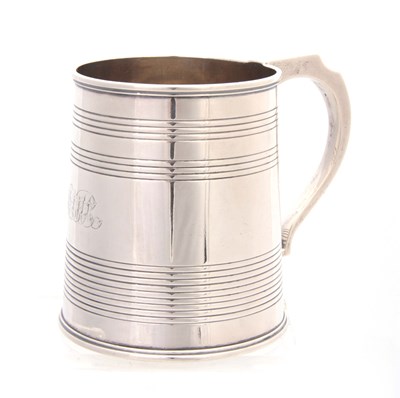 Lot 296 - A GEORGE IV SILVER HALF PINT MUG of tapering...