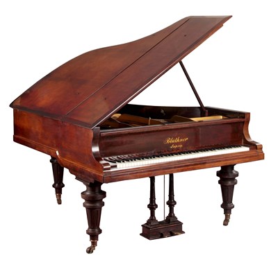 Lot 397 - A GOOD QUALITY ROSEWOOD BLUTHNER LEIPZIG BABY...