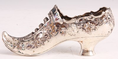 Lot 266 - A LATE 19th CENTURY CONTINENTAL SILVER SHOE...
