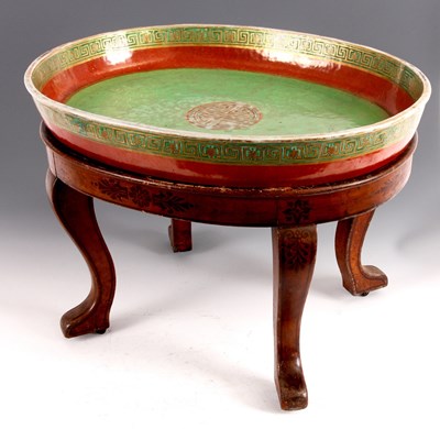 Lot 115 - AN 18th CENTURY CHINESE LIME GREEN AND...