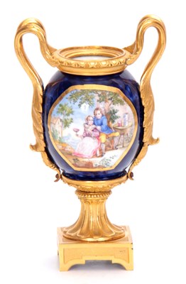 Lot 83 - AN 18TH CENTURY FRENCH ORMOLU MOUNTED SEVRES...
