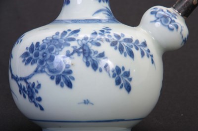 Lot 92 - A 19TH CENTURY BLUE AND WHITE ORIENTAL STYLE...