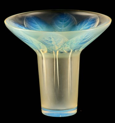 Lot 21b - R LALIQUE, AN OPALESCENT ‘VIOLETTES’ GLASS...