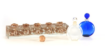 Lot 17 - AN R LALIQUE PERFUME TESTER "LES FLEURS...