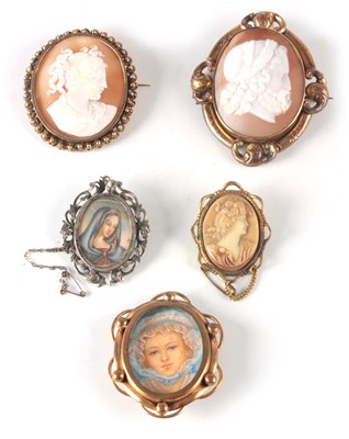 Lot 183 - A COLLECTION OF FOUR CAMEO BROOCHES AND TWO...