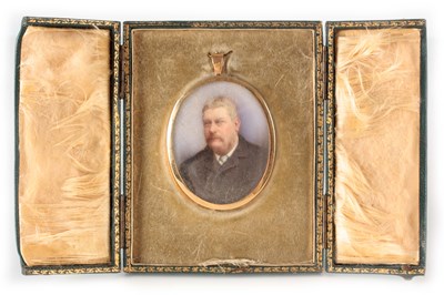 Lot 199 - AN EARLY 20TH CENTURY 15CT GOLD FRAMED...