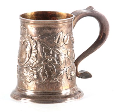 Lot 251 - A GEORGE III SILVER MUG BY JOHN LANGLANDS,...