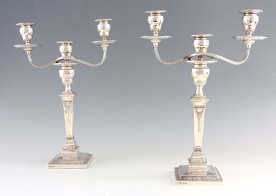 Lot 277 - A PAIR OF EDWARDIAN SILVER ADAM STYLE...