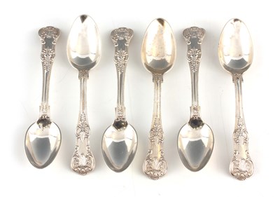 Lot 315 - A SET OF 6 EDWARDIAN QUEENS PATTERN TEASPOONS...