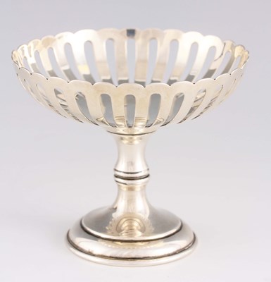 Lot 319 - A GEORGE V SILVER PEDESTAL SWEETMEAT DISH with...