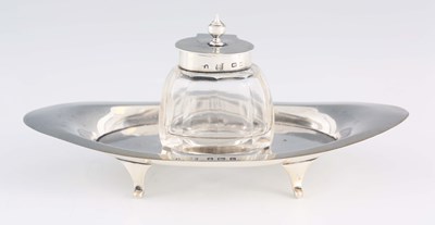 Lot 331 - AN EDWARD VII CENTURY SMALL SILVER INKSTAND...