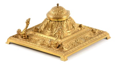 Lot 461 - AN EARLY 20TH CENTURY CAST BRASS INKSTAND with...