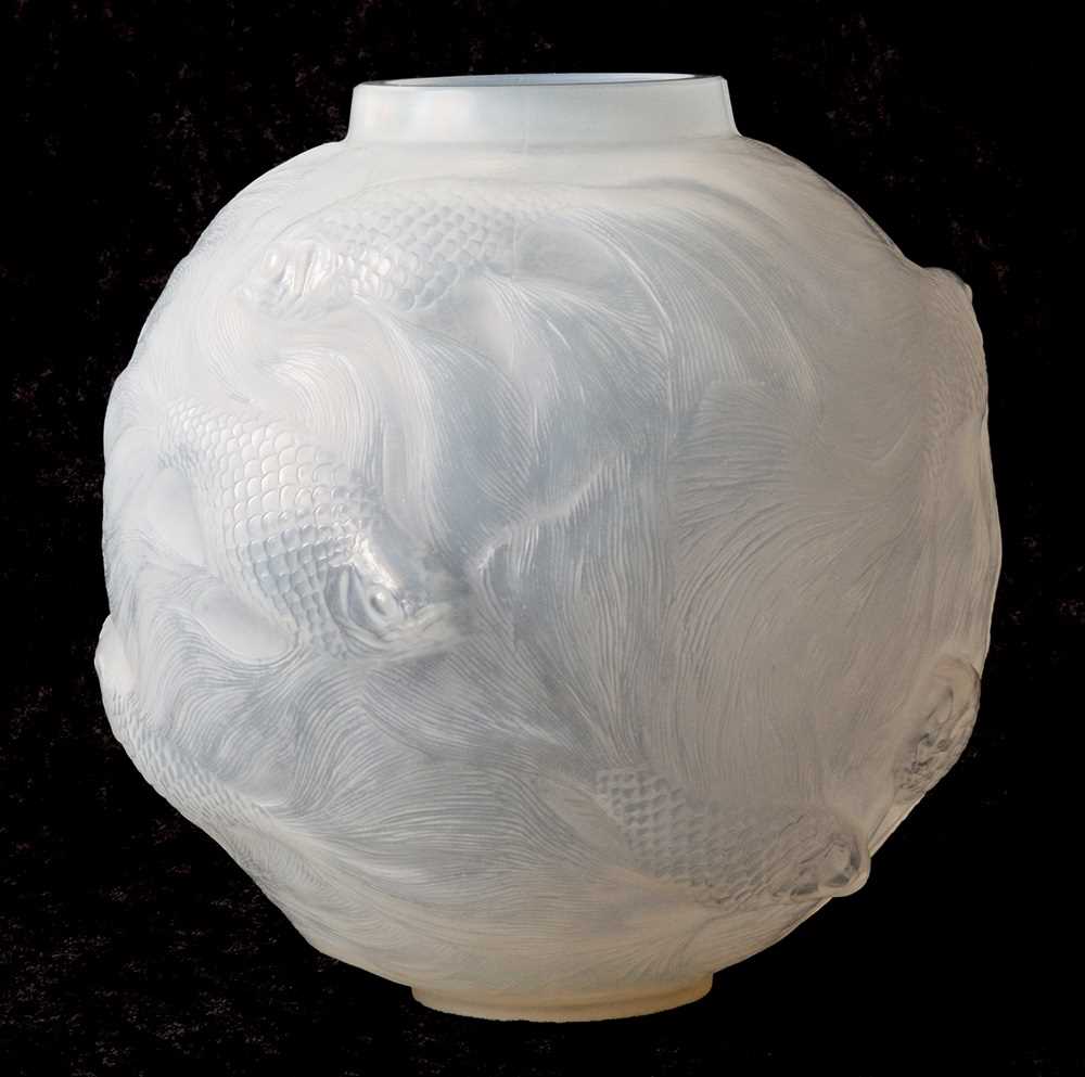 Lot 21 - R. LALIQUE, FRANCE AN OPALESCENT, RELIEF...
