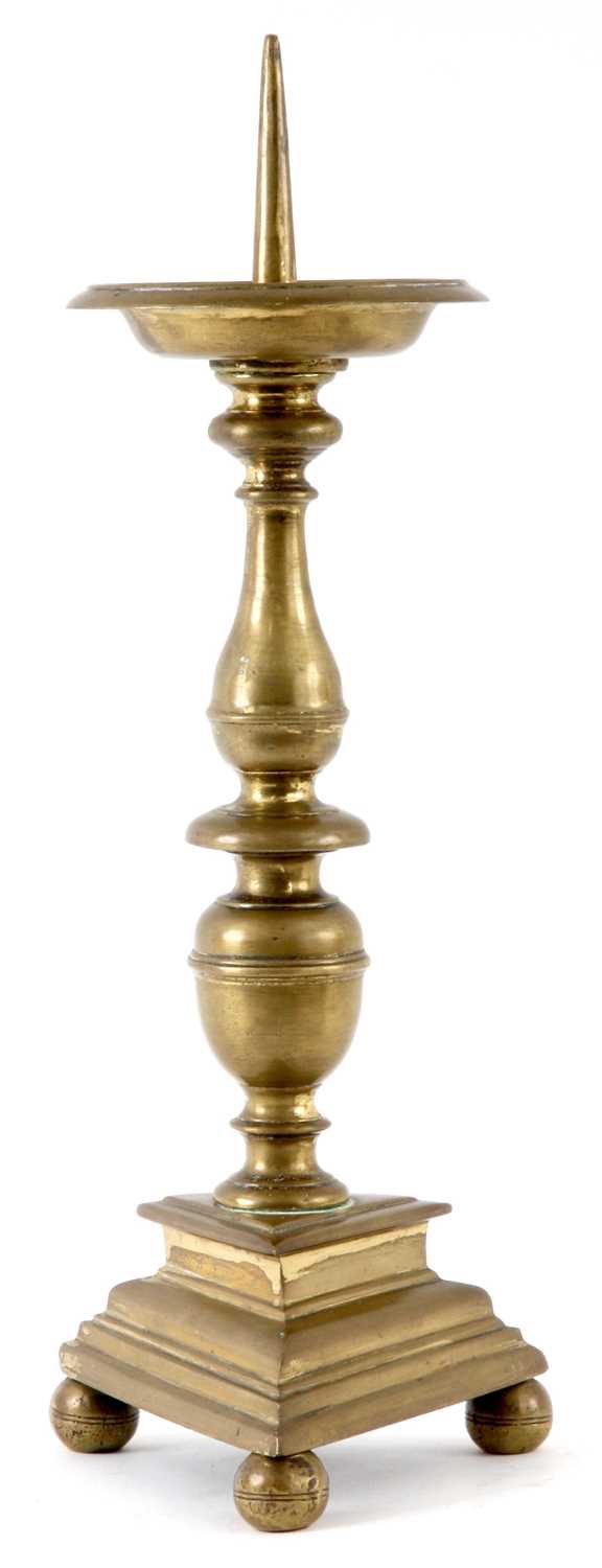 Lot 454 - AN 18TH CENTURY CONTINENTAL LARGE CAST BRASS...
