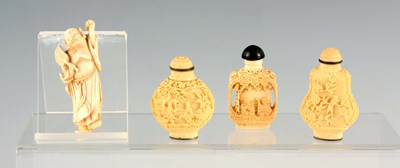 Lot 87 - THREE LATE 19TH CENTURY CARVED IVORY CHINESE...