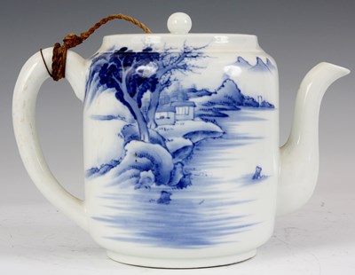 Lot 109 - A CHINESE BLUE AND WHITE LARGE TEAPOT with...