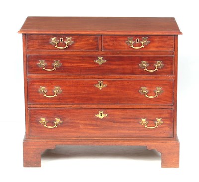 Lot 976 - A GOOD GEORGE III MAHOGANY CHEST OF DRAWERS OF...