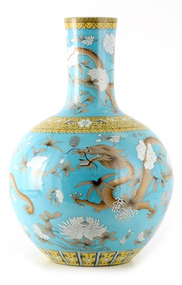 Lot 128 - A MASSIVE 20TH CENTURY CHINESE BULBOUS VASE...