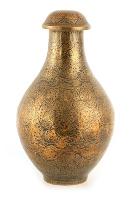 Lot 161 - AN 18TH CENTURY PERSIAN BALUSTER SHAPED LIDDED...