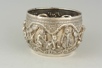 Lot 306 - AN 18TH/19TH CENTURY INDIAN SILVER BOWL...
