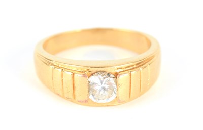 Lot 245 - A GENTLEMAN'S 18CT YELLOW GOLD AND DIAMOND...