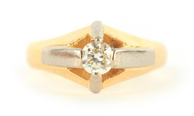 Lot 250 - A GENTLEMAN'S 18CT YELLOW AND WHITE GOLD...