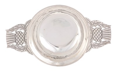 Lot 347 - A GEORGE VI LARGE SILVER QUAICH with bright...