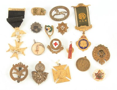 Lot 380 - A COLLECTION OF VARIOUS BADGES AND MEDALS to...