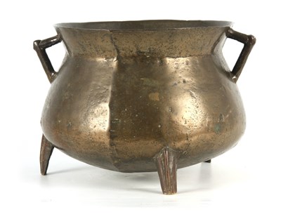 Lot 485 - A 17TH CENTURY CAST BRONZE WEST COUNTRY TWO...