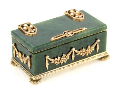 Lot 573 - A FINE LATE 19TH CENTURY FABERGE BOWENITE AND...