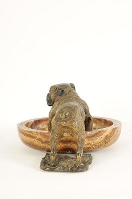 Lot 593 - ATT. FRANZ BERGMAN A LARGE EARLY 20TH CENTURY AUSTRIAN COLD PAINTED BRONZE AND AGATE DESK TIDY