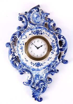 Lot 607 - AN EARLY 19TH CENTURY BLUE AND WHITE...