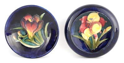 Lot 133 - A MOORCROFT SHALLOW SMALL DISH WITH CURVED RIM...
