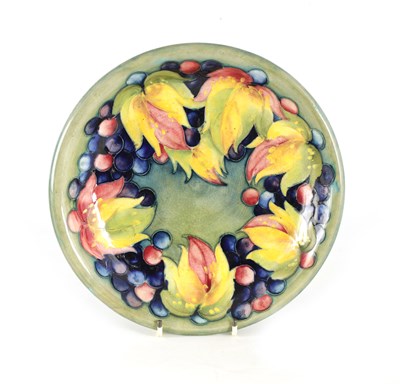Lot 145 - A 1930S/40S MOORCROFT SHALLOW DISH tube lined...