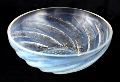 Lot 18 - R LALIQUE, A CLEAR ‘POISSONS’ GLASS BOWL of...