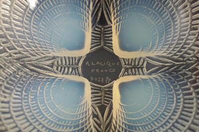 Lot 21 - AN R LALIQUE FRANCE "COQUILLES" CLEAR AND...